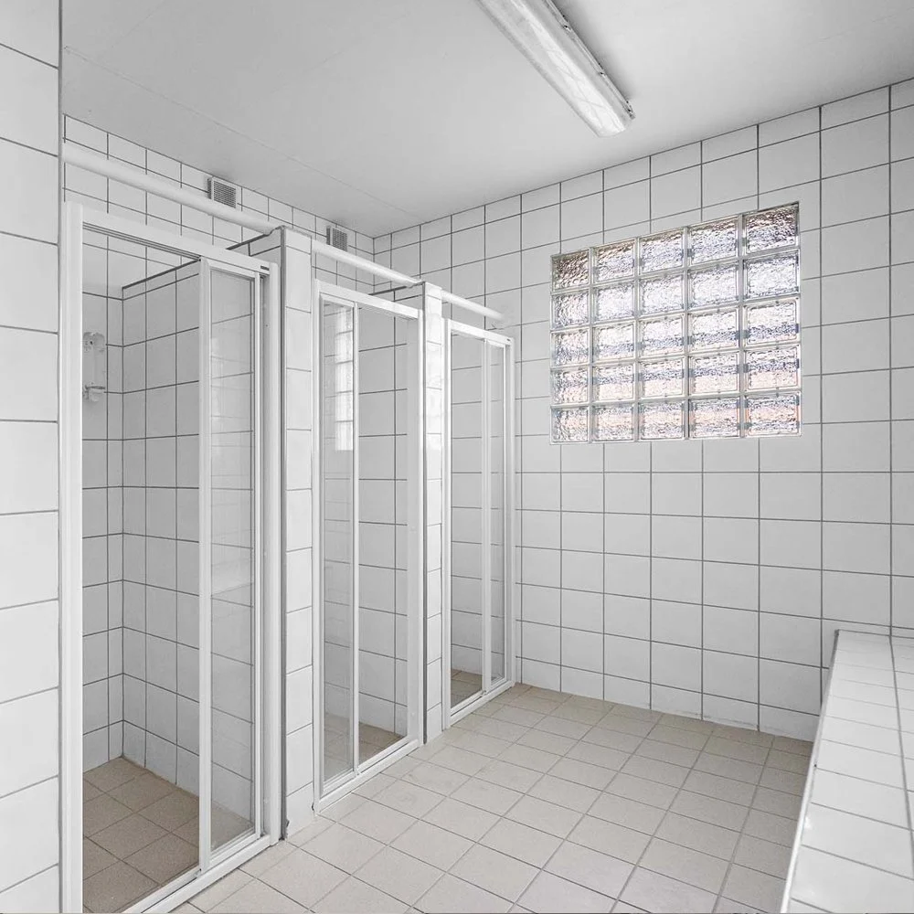 Private dusjer i felles dusjrom